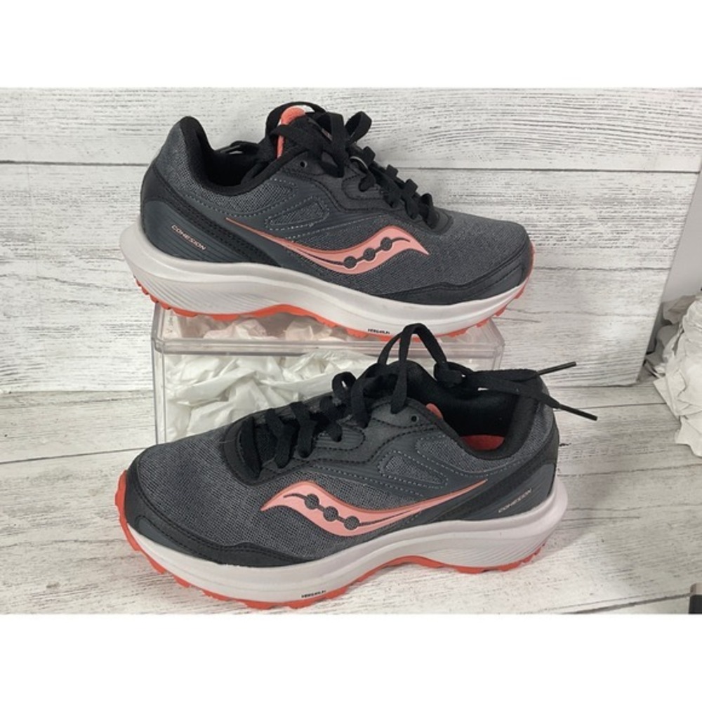 Saucony Cohesion 15 Running Shoes Cushioned Athletic Sneakers Gray Pink SZ 6 NEW